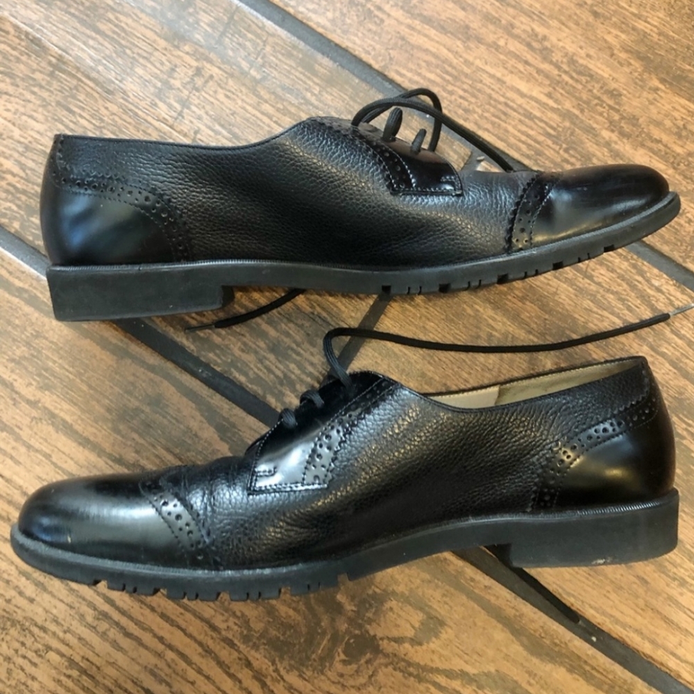 Gorgeous Black Leather Oxford / Wingtip Shoes